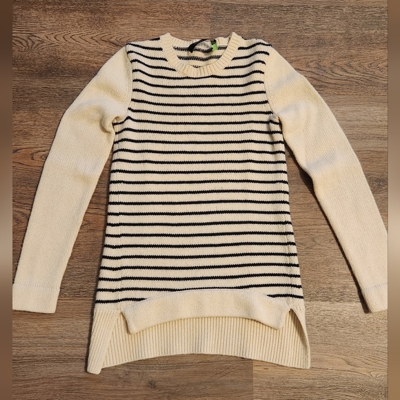 DEREK Lam Sweater - Picture 1 of 9